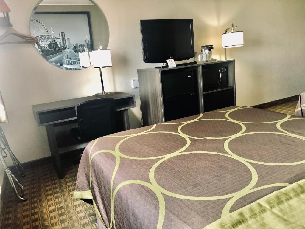 Super 8 by Wyndham Peru Starved Rock State Park - Deluxe Queen Kamer – Niet-Rokers