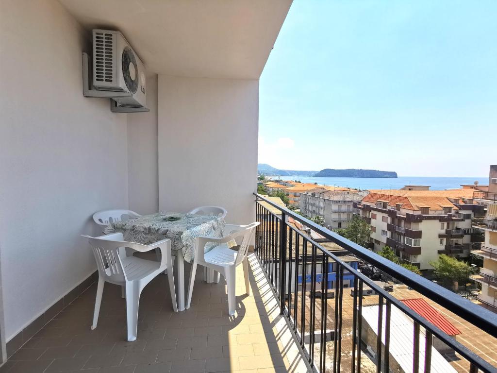 Hotel TEA - Praia a Mare - Habitación Cuádruple Con Vistas Al Mar