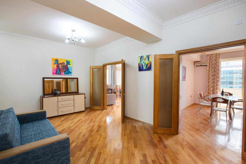 فضای داخلی Leyla Apart Hotel 1 - Fountain Square در باکو - تصویر ۳