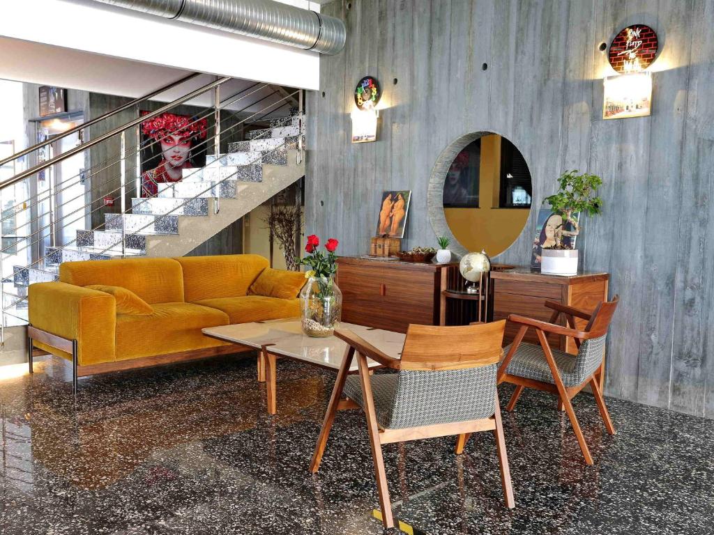 Posezení v ubytování ibis Styles Ajaccio Napoleon