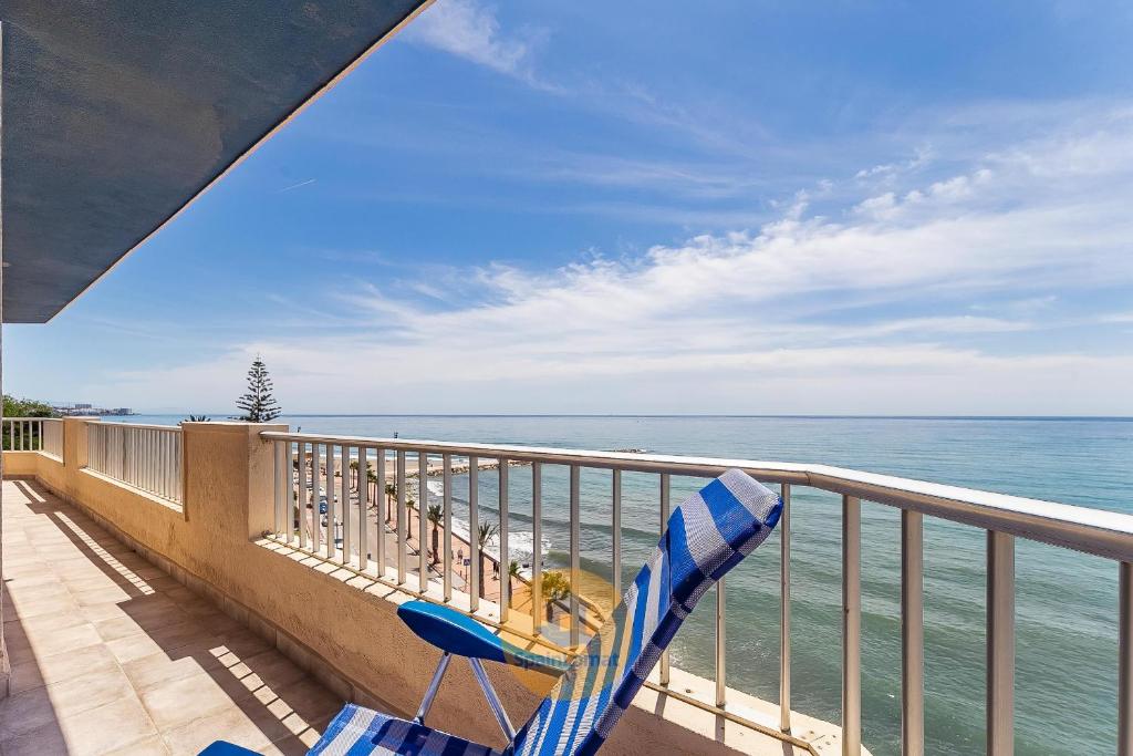 Luxury 2 bedroom Apartment at Beach line of Fuengirola ...