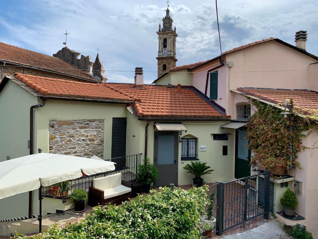 The building in which the holiday home is located