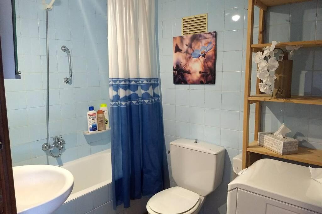 Fotografia z galérie ubytovania Beachfront Apt! AC - Pool - Parking v destinácii Altea
