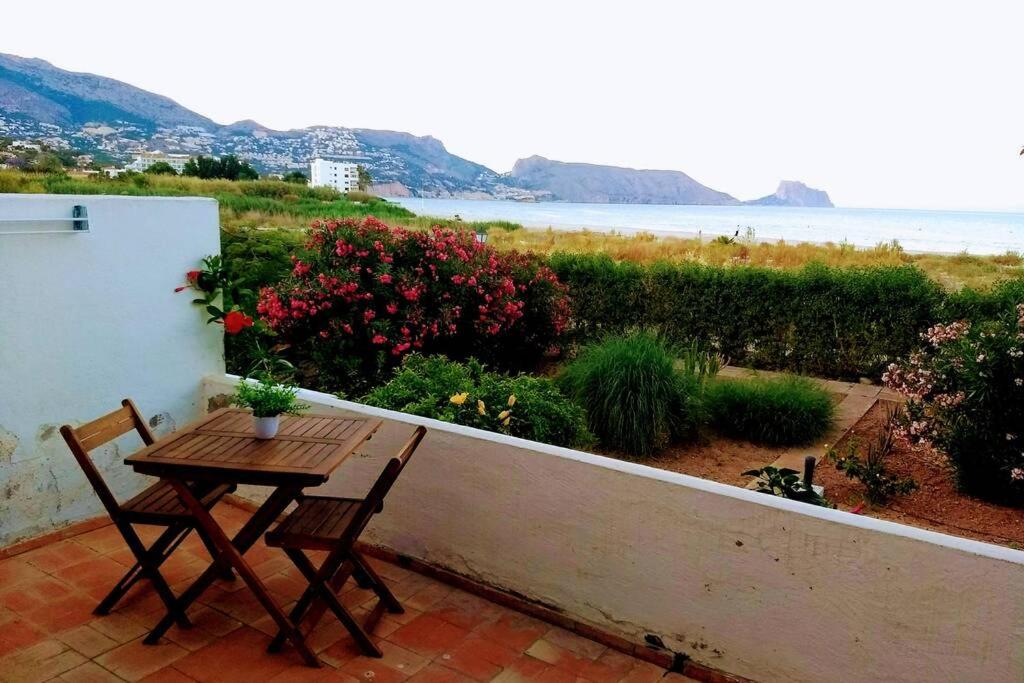 Fotografia z galérie ubytovania Beachfront Apt! AC - Pool - Parking v destinácii Altea