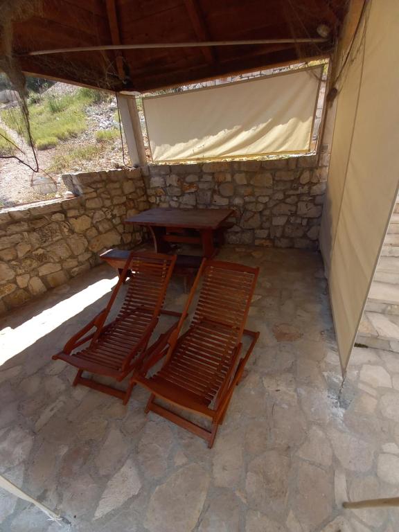 Patio alebo iná vonkajšia časť ubytovania Robinson Medvidina Small room
