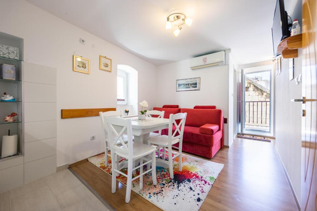 Apartments Karoca