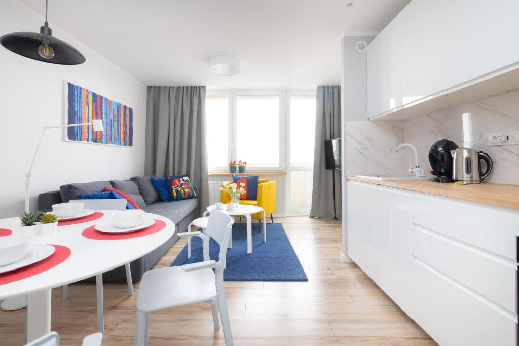 Fotografia z galérie ubytovania Beautiful 2 rooms flat with balcony vo Varšave