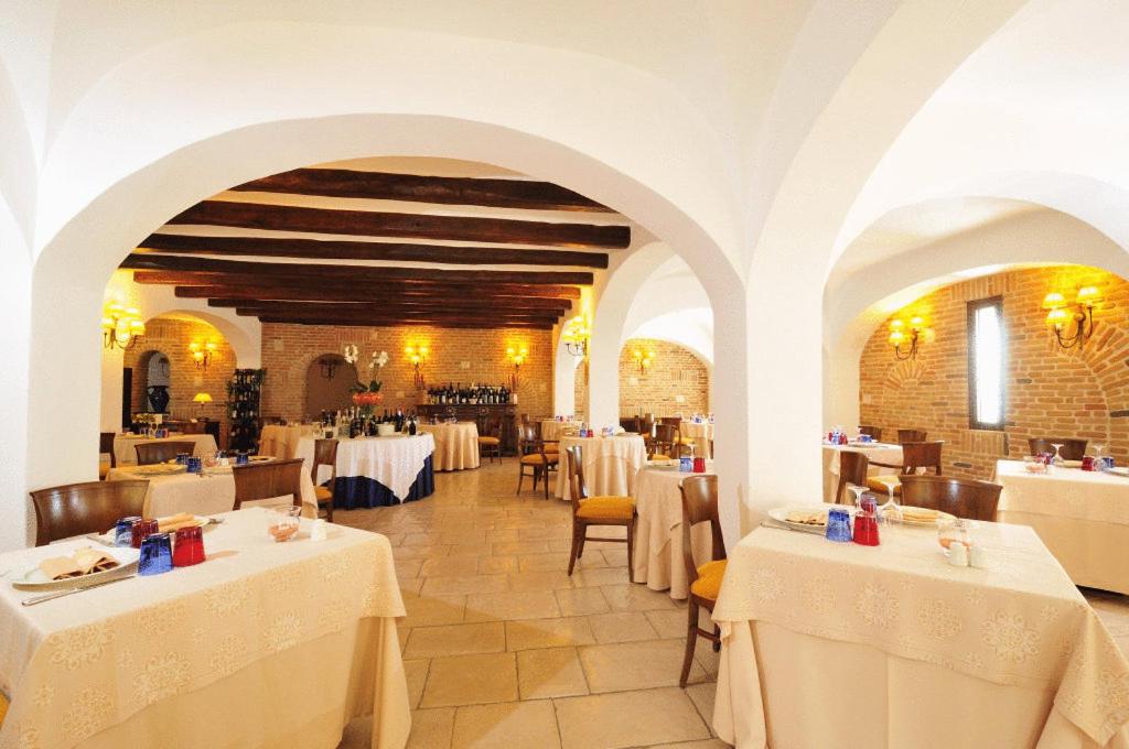 Ресторан / где поесть в Hotel Arbatasar