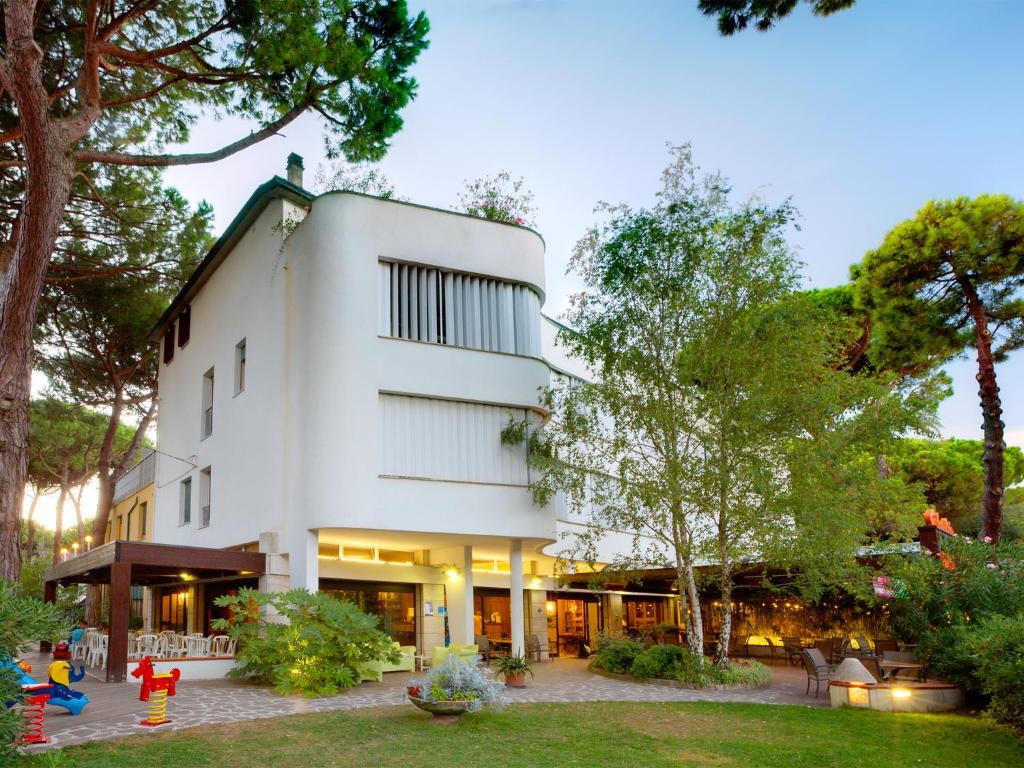 Vonkajšia záhrada v ubytovaní Hotel Columbia