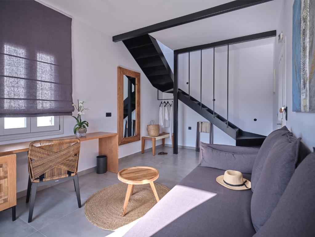 Posedenie v ubytovaní Parian Village Beach Hotel - Adults Only