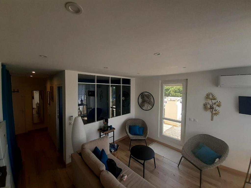 TV a/nebo společenská místnost v ubytování confortable appartement T2
