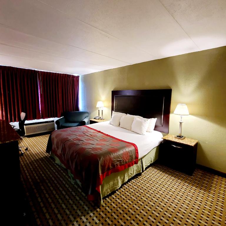 Town Inn - 