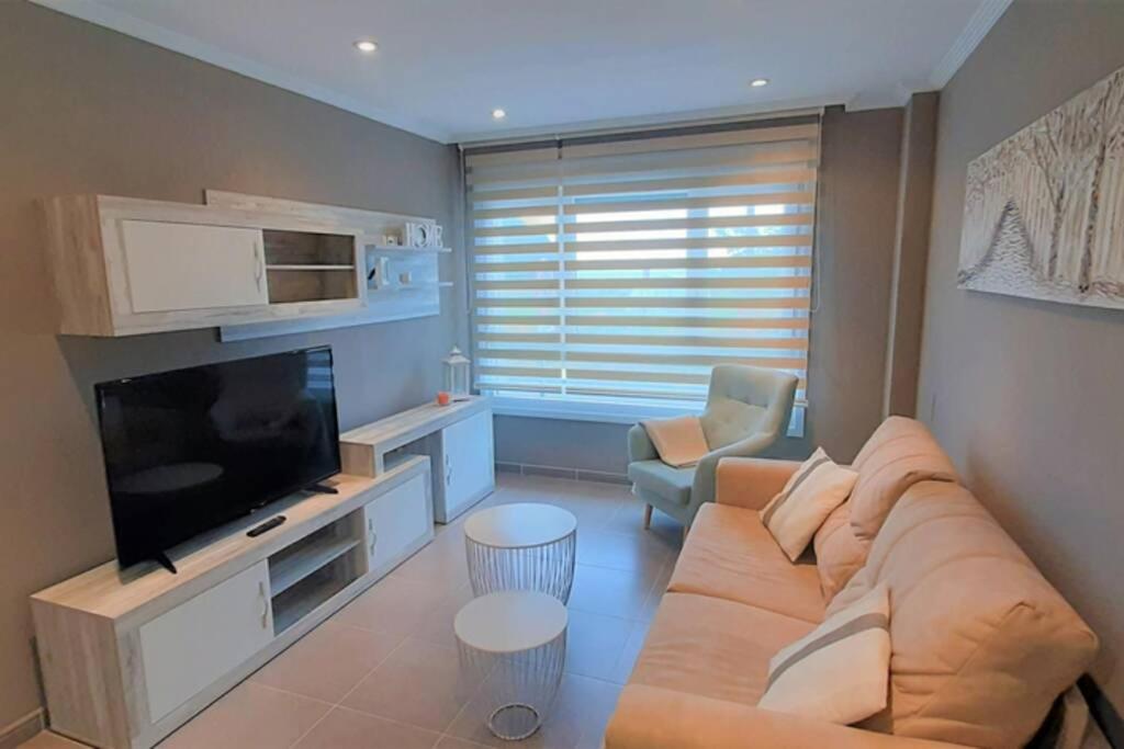 Fotografie z fotogalerie ubytování APARTAMENTO PLAYA FOZ con piscina y parking 010 v destinaci Foz
