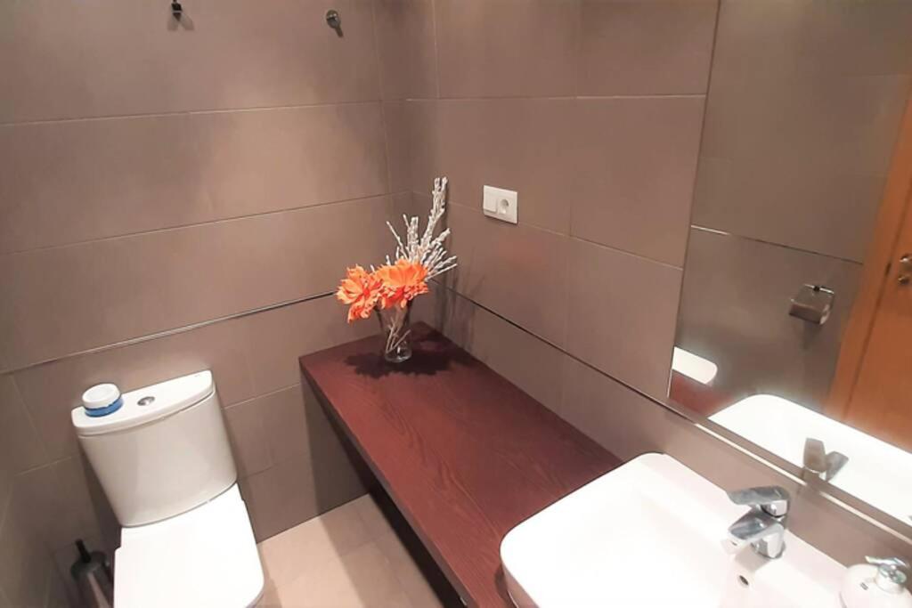 Fotografie z fotogalerie ubytování APARTAMENTO PLAYA FOZ con piscina y parking 010 v destinaci Foz