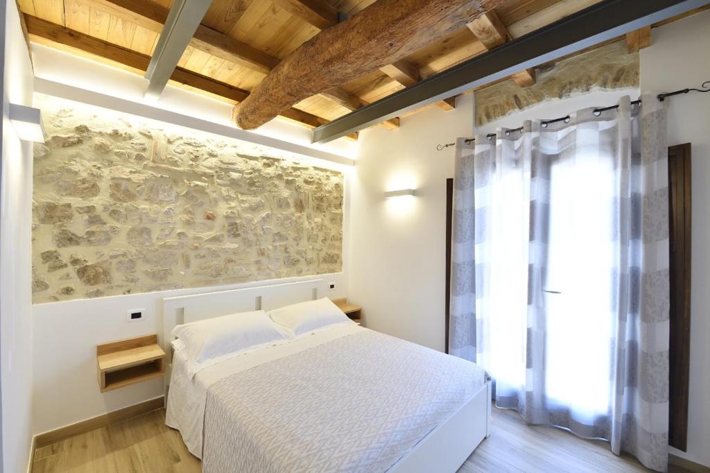 Le Benedettine Affittacamere Relais - Chambre Royale Avec Balcon