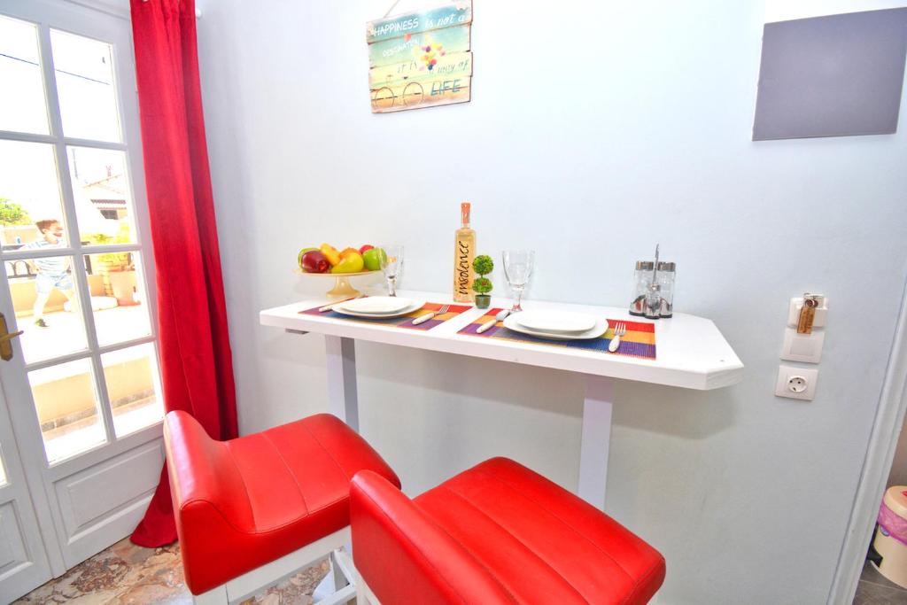 Fotografie z fotogalerie ubytování Mike's apartments v destinaci Agios Gordios