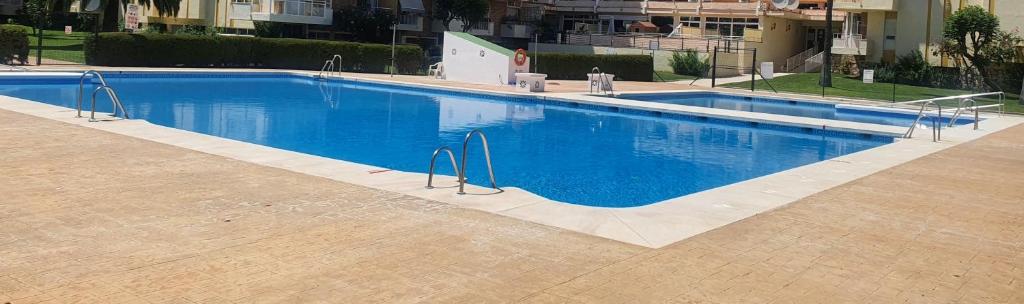 The swimming pool at or close to Alda Benalmadena