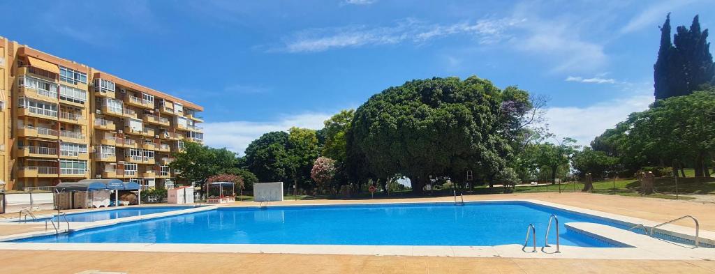 The swimming pool at or close to Alda Benalmadena