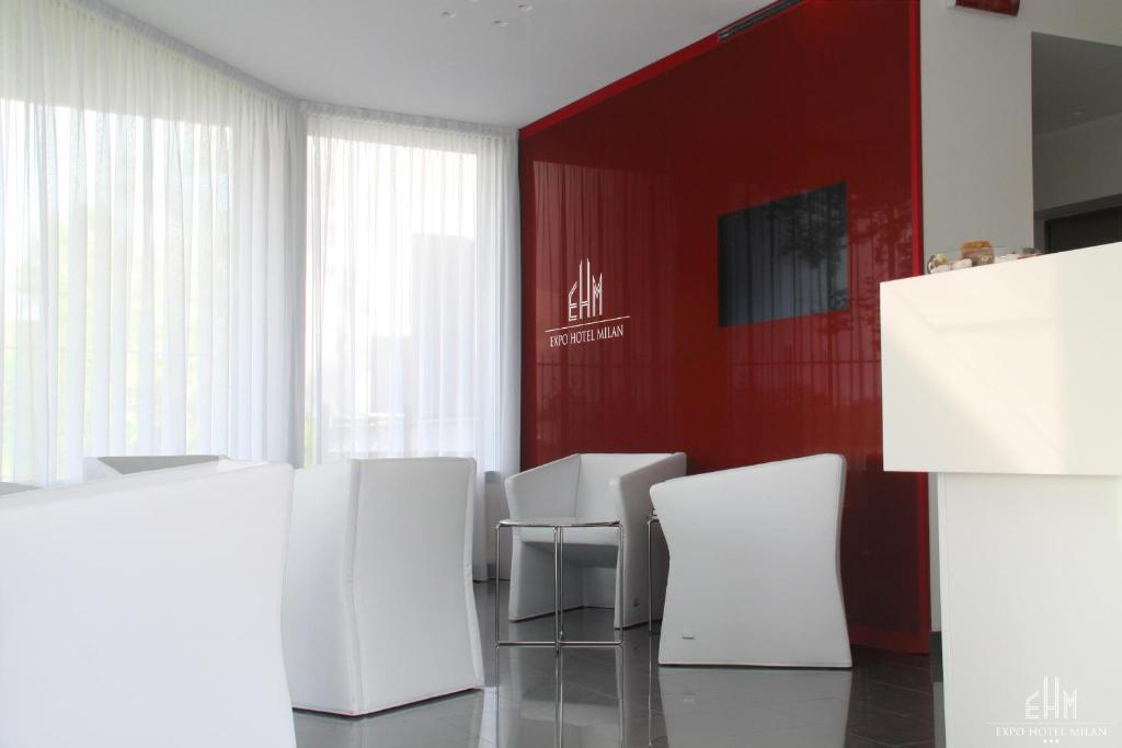 TV a/nebo společenská místnost v ubytování Expo Hotel Milan