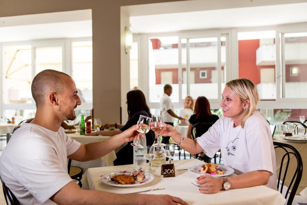 Nápoje v ubytování Hotel Christian Ideale Per Famiglie