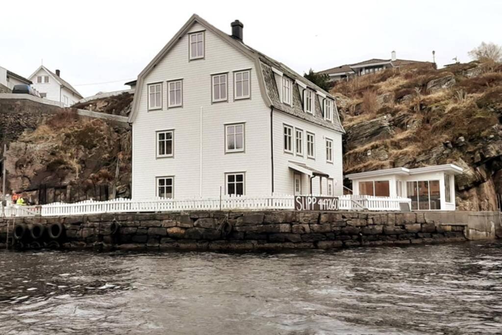 Seaside apartment in unique location, Ågotnes (updated prices 2024)