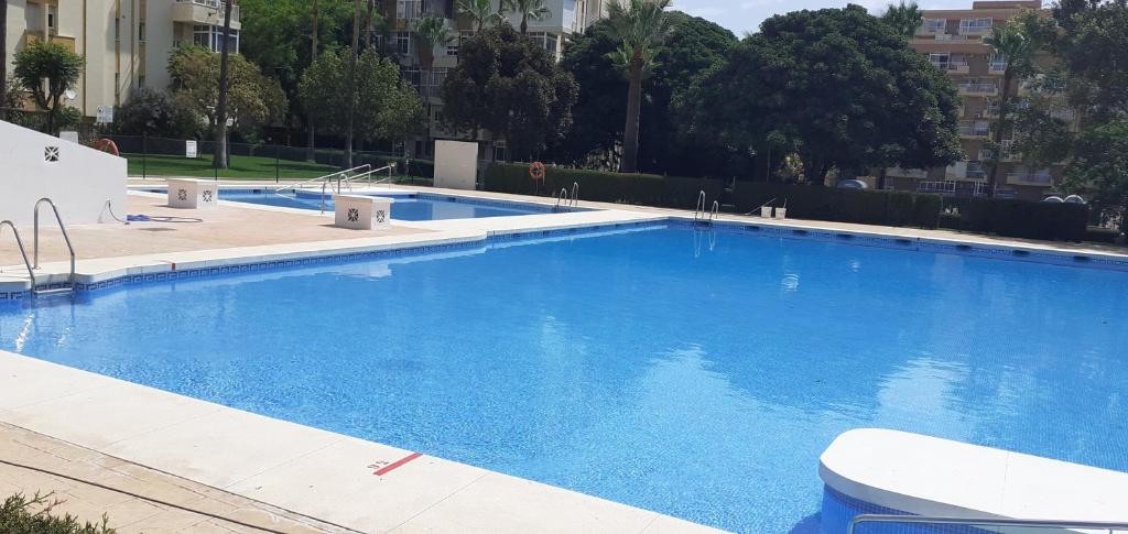 Bazén v ubytovaní Sea view in Benalmadena alebo v jeho blízkosti