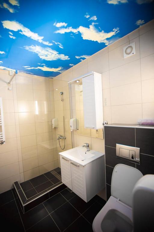 Un baño de Hotel Danica