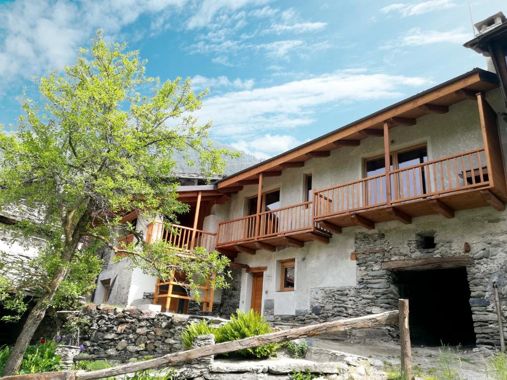 Budova, v ktorej sa apartmán nachádza