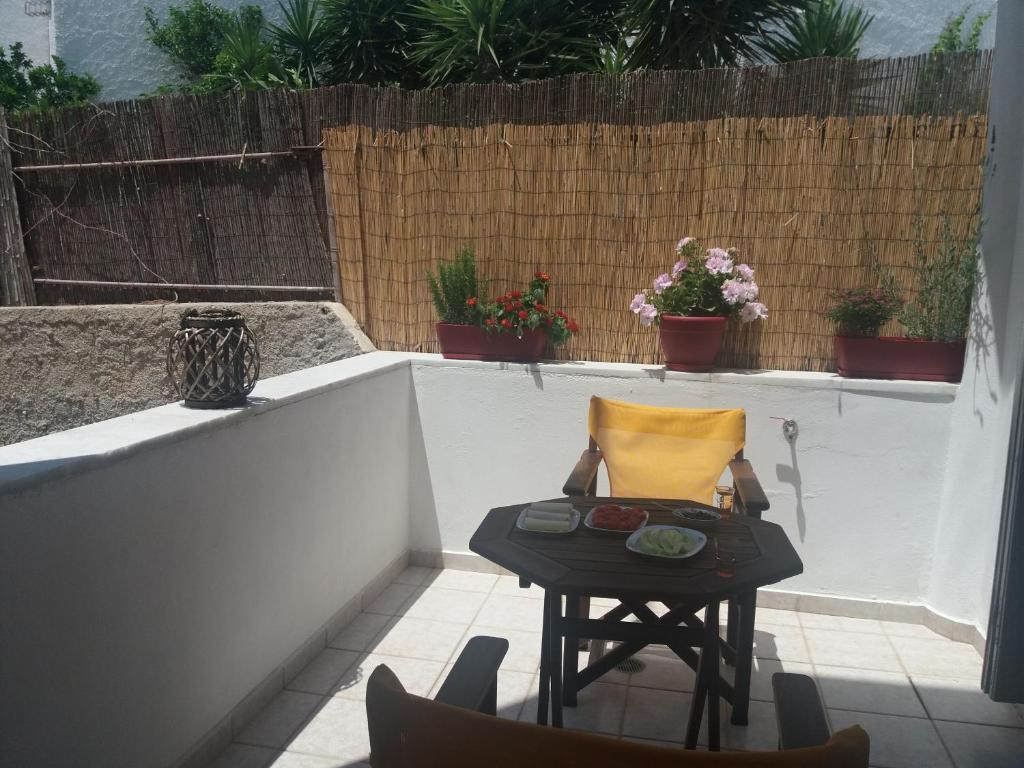 Balkón nebo terasa v ubytování 'Naxian family apartment'