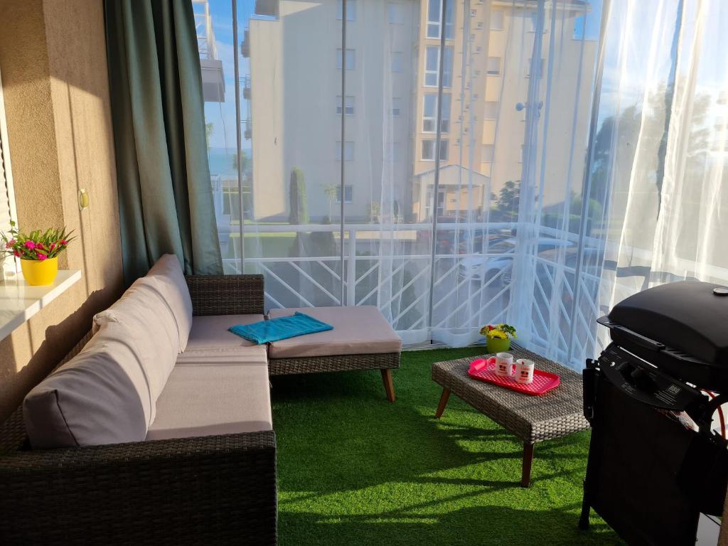 Posedenie v ubytovaní EDA Beach Apartman