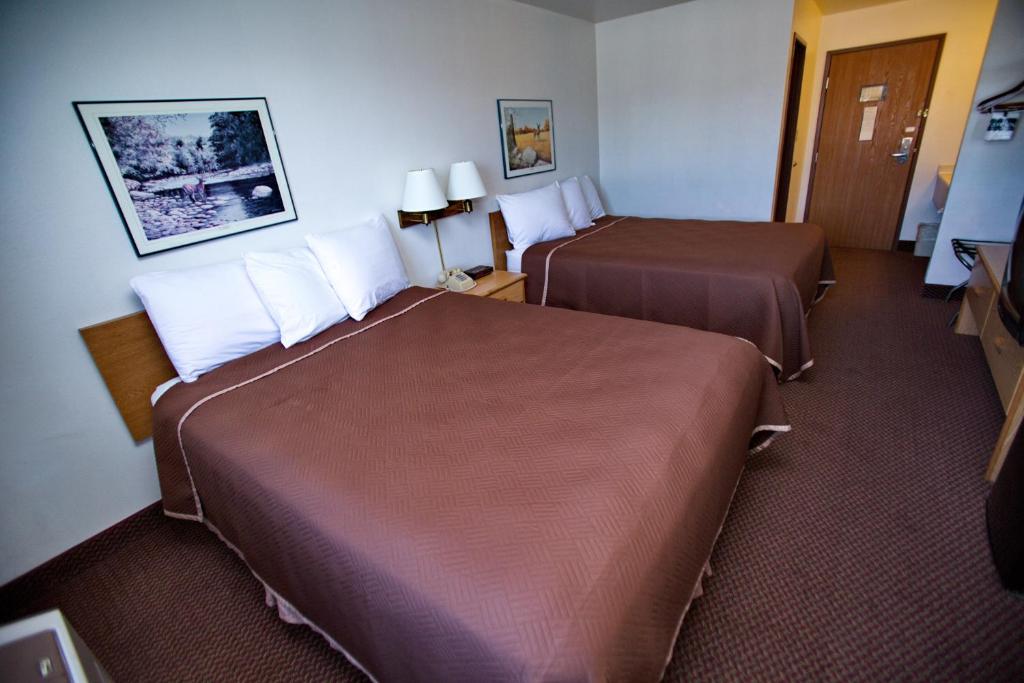 Postel nebo postele na pokoji v ubytování Travelodge by Wyndham Elko NV