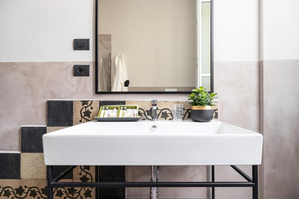 Foresteria di Piazza Cavour - Luxury Suites & Guest House - Superior Driepersoonskamer