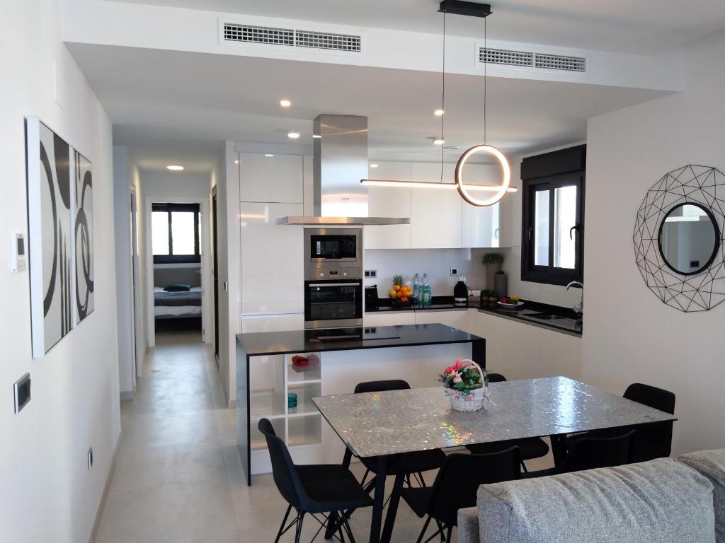 Sunset Waves Luxury Apartment 3 rooms Benidorm, Benidorm ...