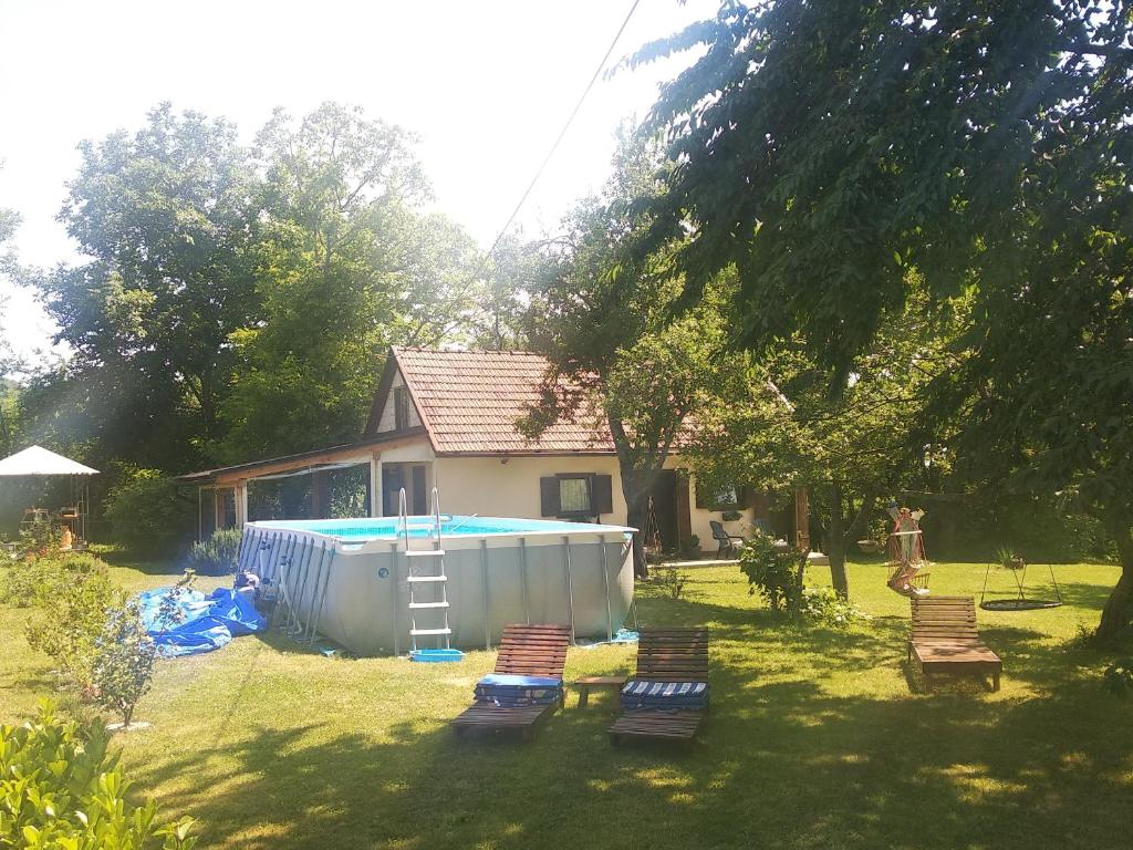 Vonkajšia záhrada v ubytovaní Apartments Čelopek