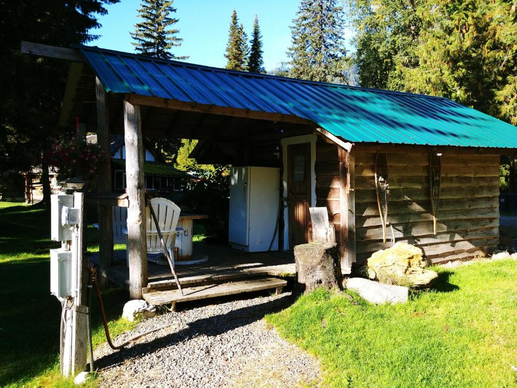 Aed väljaspool majutusasutust Bone Creek Wilderness Retreat