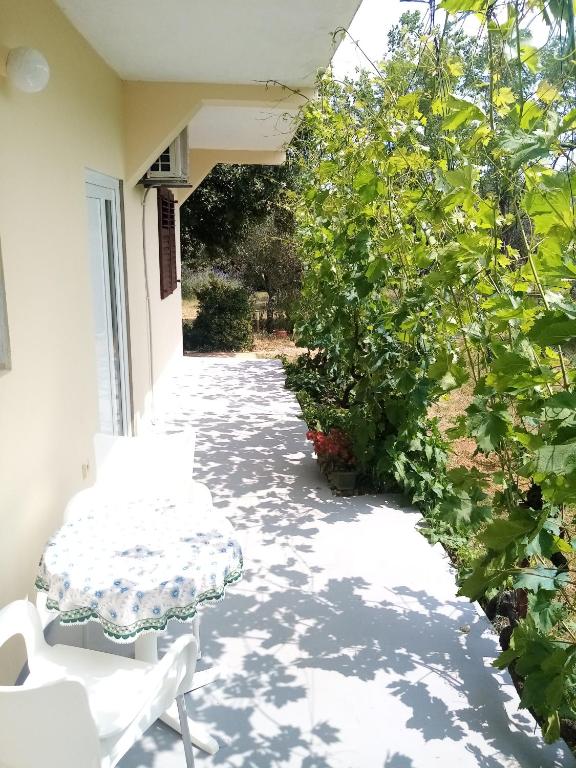 Aed väljaspool majutusasutust Apartments Božito