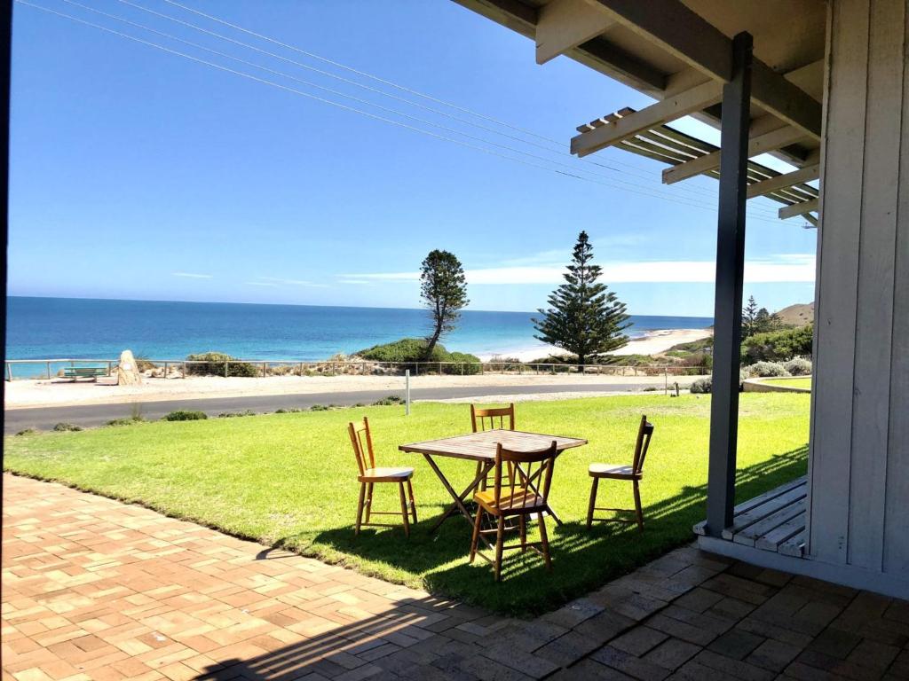 Holiday home South Beach House 1 12 Gold Coast Drive, Carrickalinga, Australia