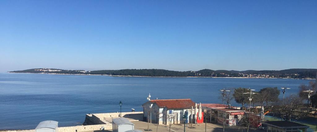 Apartment Sea View - отзывы и видео