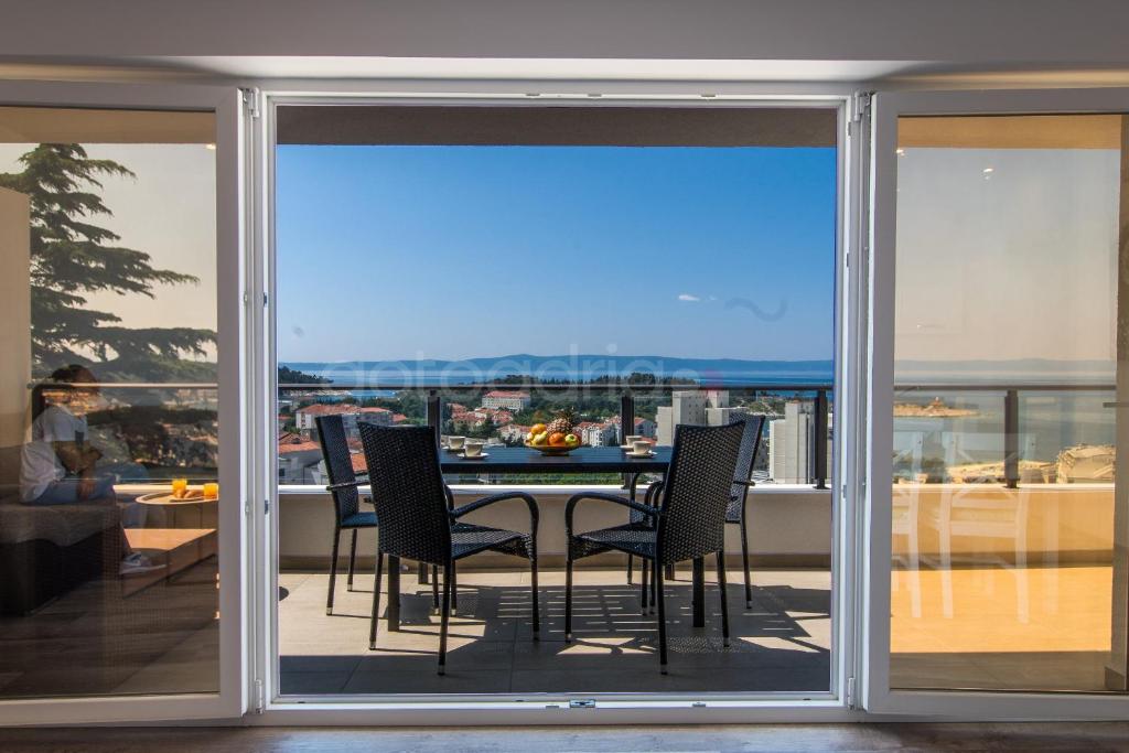 Balkón alebo terasa v ubytovaní Seaview Penthouse Milano