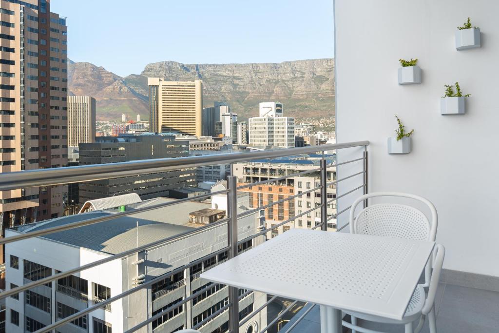 16 on Bree Luxury Apartments - Studio Apartment