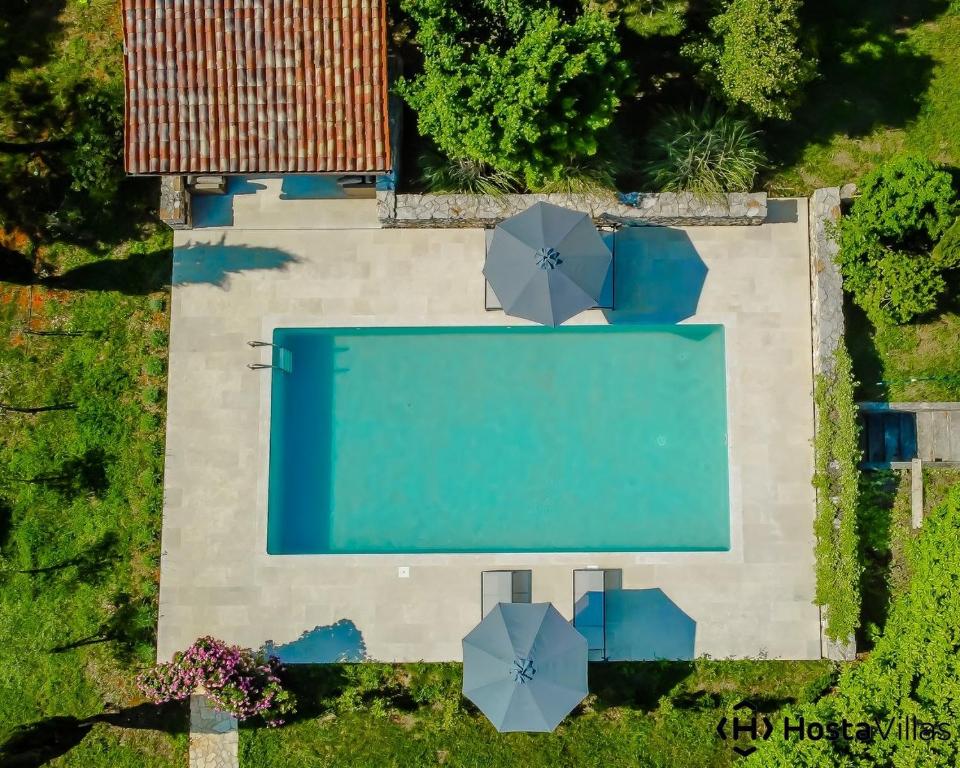 Basen w obiekcie Villa Cypress by Istrian Country Houses lub w pobliżu