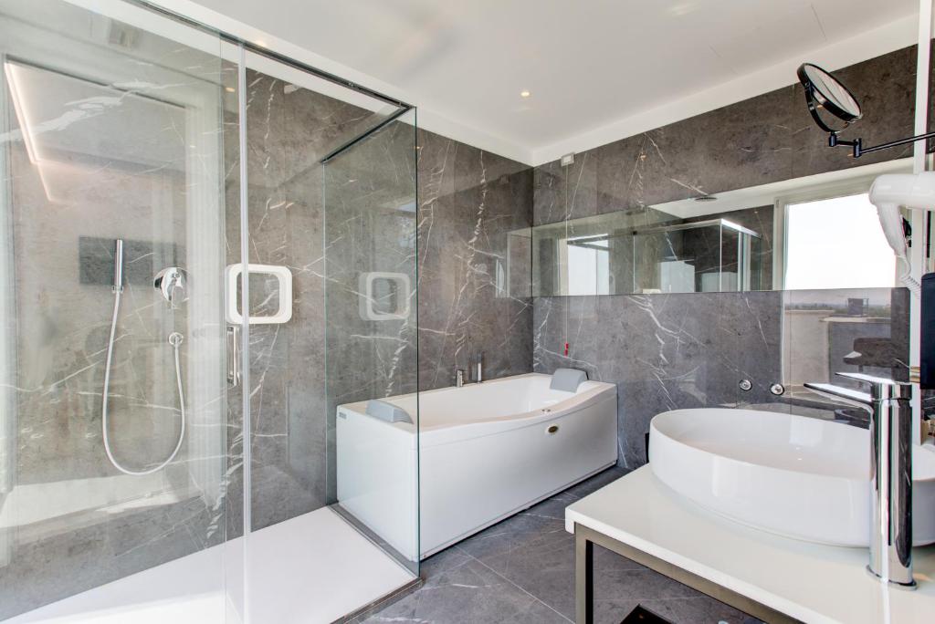 Koupelna v ubytování Hotel Due Mari & SPA