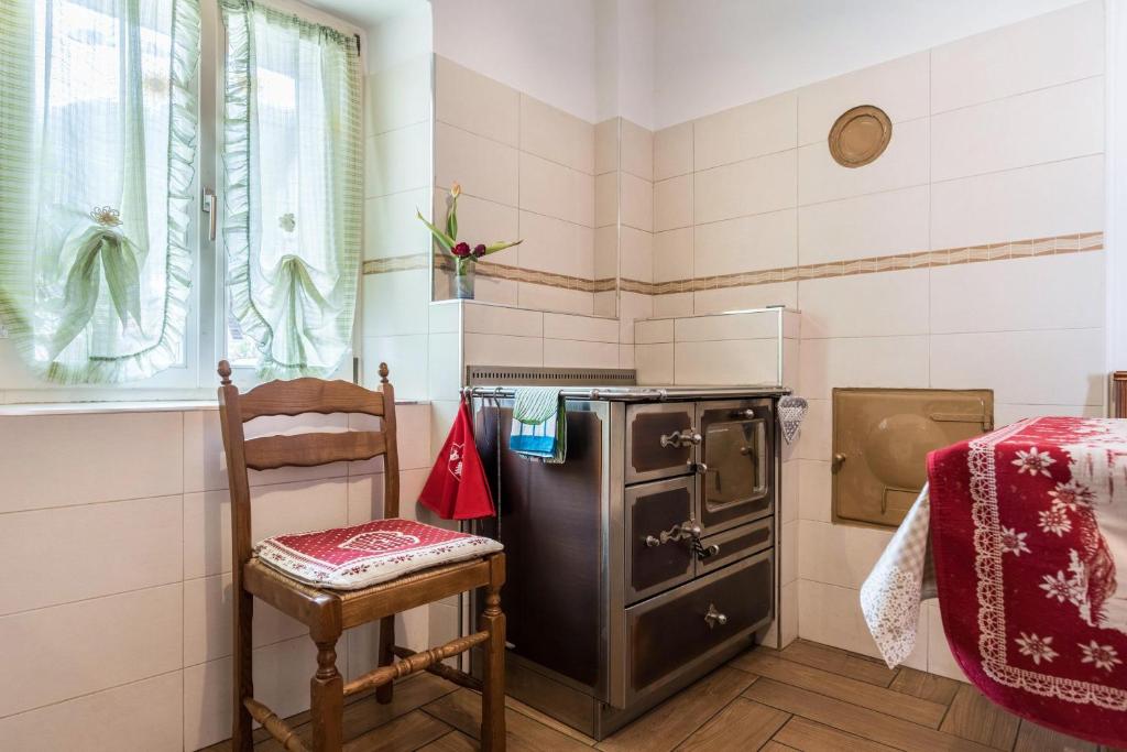 Kuchnia lub aneks kuchenny w obiekcie Casa Sicina Alberto