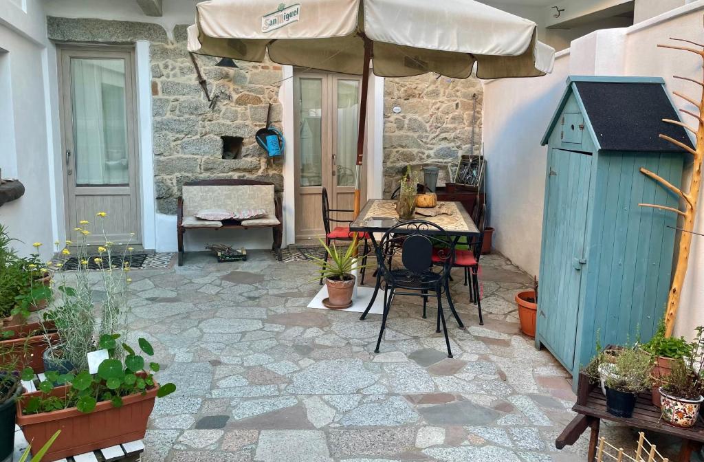 Patio nebo venkovní prostory v ubytování B&B Pascal House Nuoro_IUN E5016