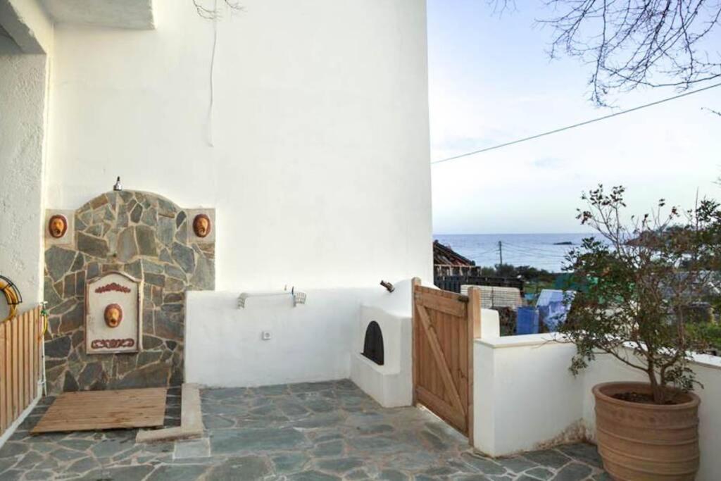 Fotografie z fotogalerie ubytování Seaside Family house with playground - El Zachos v destinaci Makrigialos