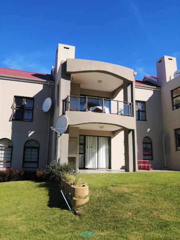 2-Bedroom Apartment within 1km of The Point Beach - Image 12