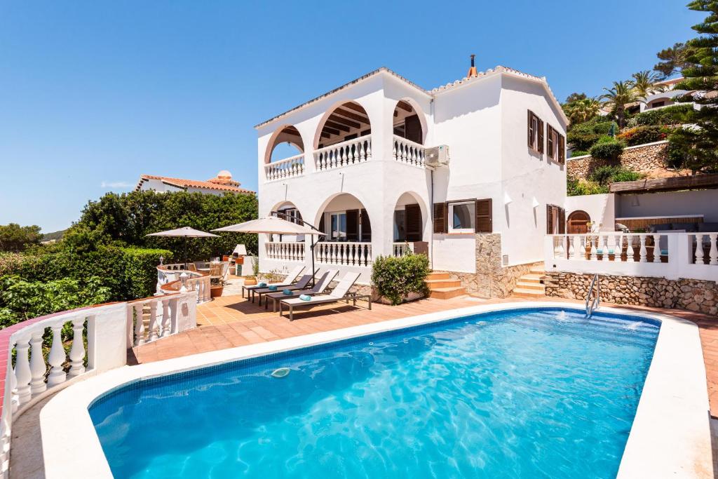Bazén v ubytování Villa Bella Mirada 4 chambres - piscine chauffée nebo v jeho okolí