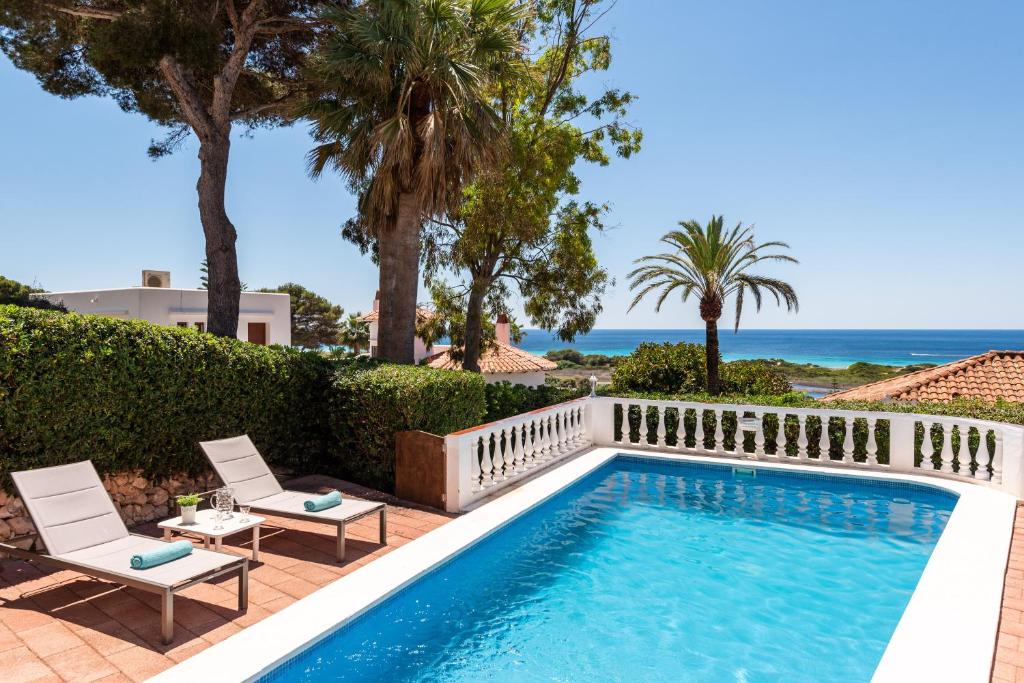 Bazén v ubytování Villa Bella Mirada 4 chambres - piscine chauffée nebo v jeho okolí