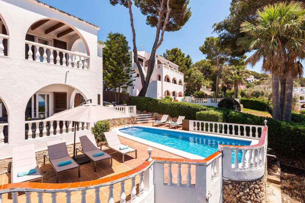 Bazén v ubytování Villa Bella Mirada 4 chambres - piscine chauffée nebo v jeho okolí