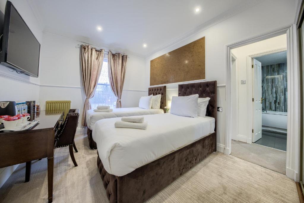 Grosvenor Hotel - 